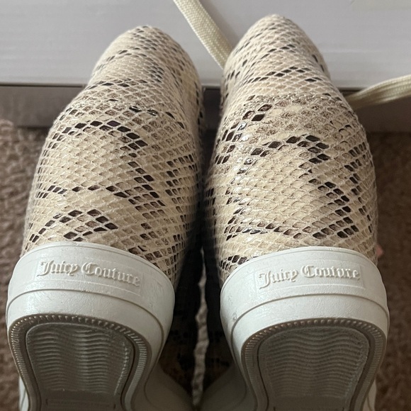 NWT- Juicy Couture Women's Snakeskin Wedge Sneakers - Picture 4 of 6